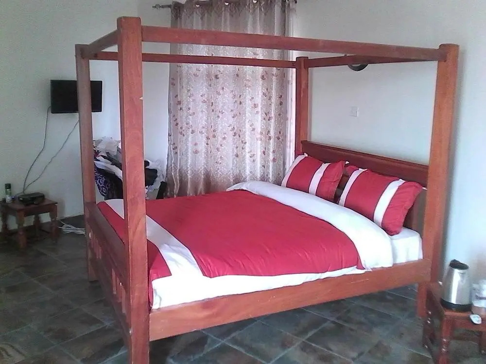 Sirville Lake Elementaita Lodge