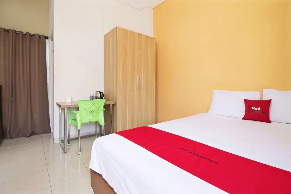 Reddoorz@ Karet Pedurenan 4