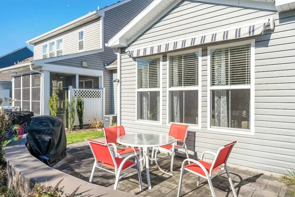 Old Canal Getaway - Stay for 6