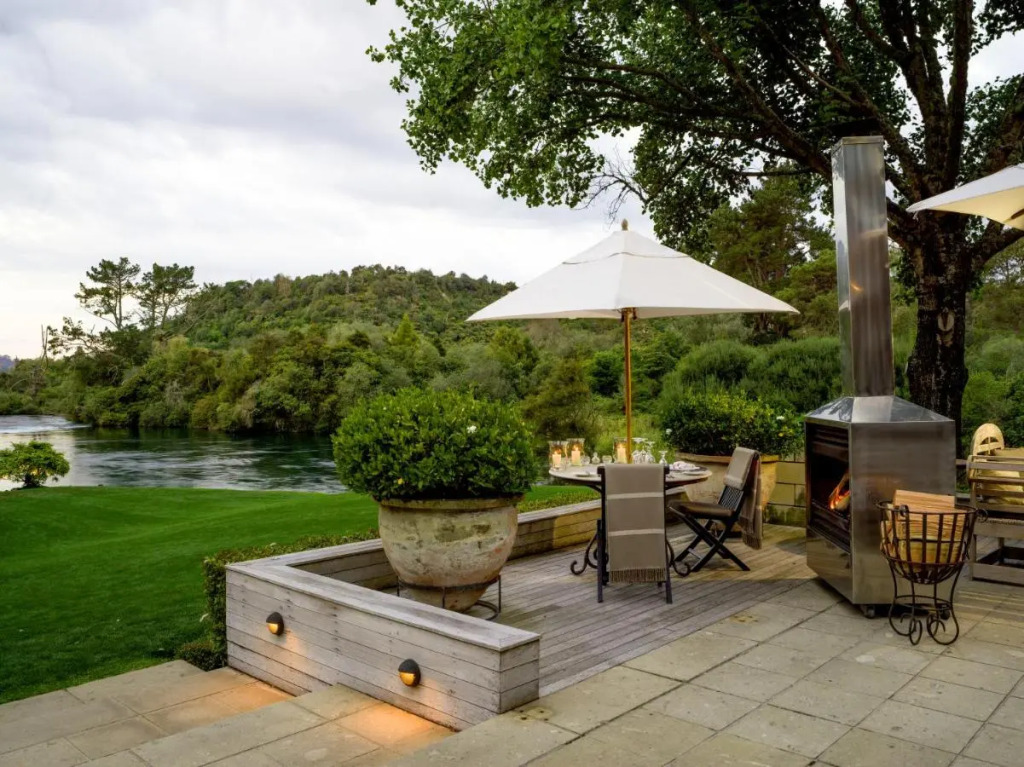 Huka Lodge, Beckons