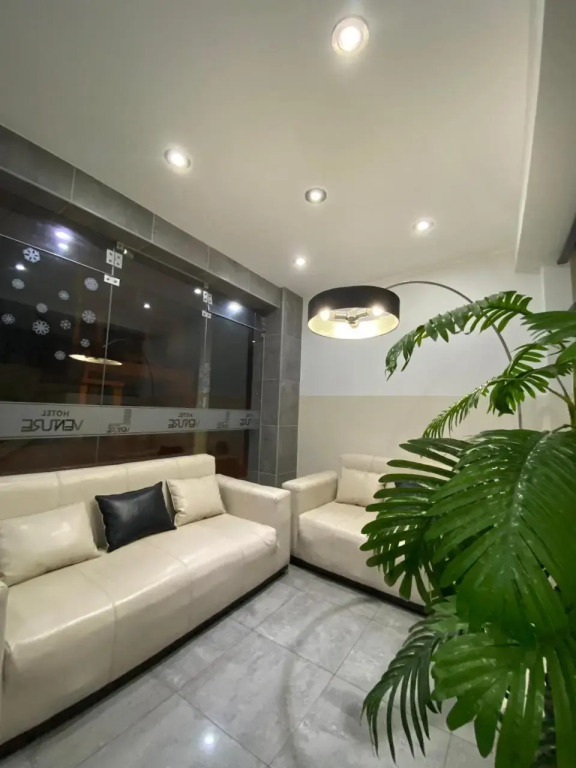 Hotel Venture
