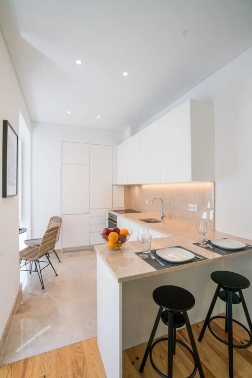 Modern Apartment in Chiado (The Heart of Lisbon) - 2
