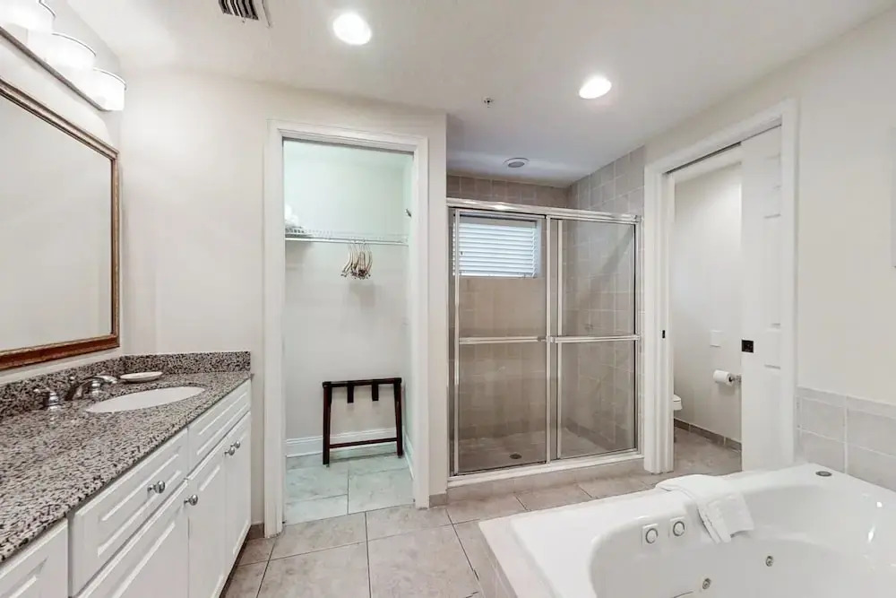 Dog-Friendly Tennis Villas Condo With Prime Location + Shared Pool, Free WiFi