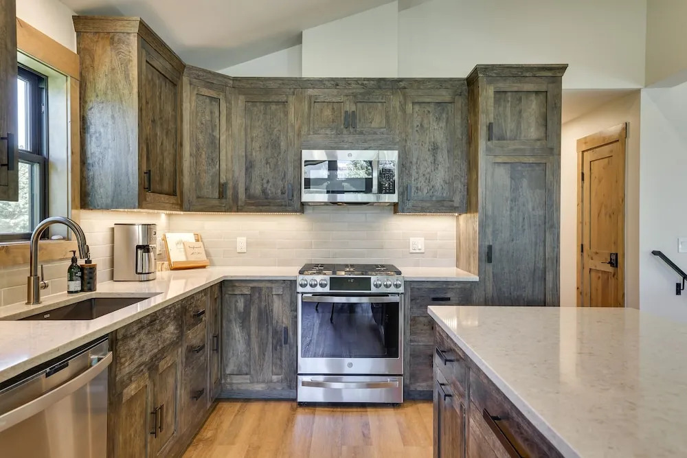 Updated Silverthorne Home w/ Hot Tub & Mtn Views!