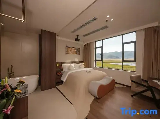 Heshe Qiongxi Beautiful Inn (Shangri-La Dukezong Ancient City Railway Station Branch)