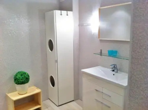 Superb Central Market Apt