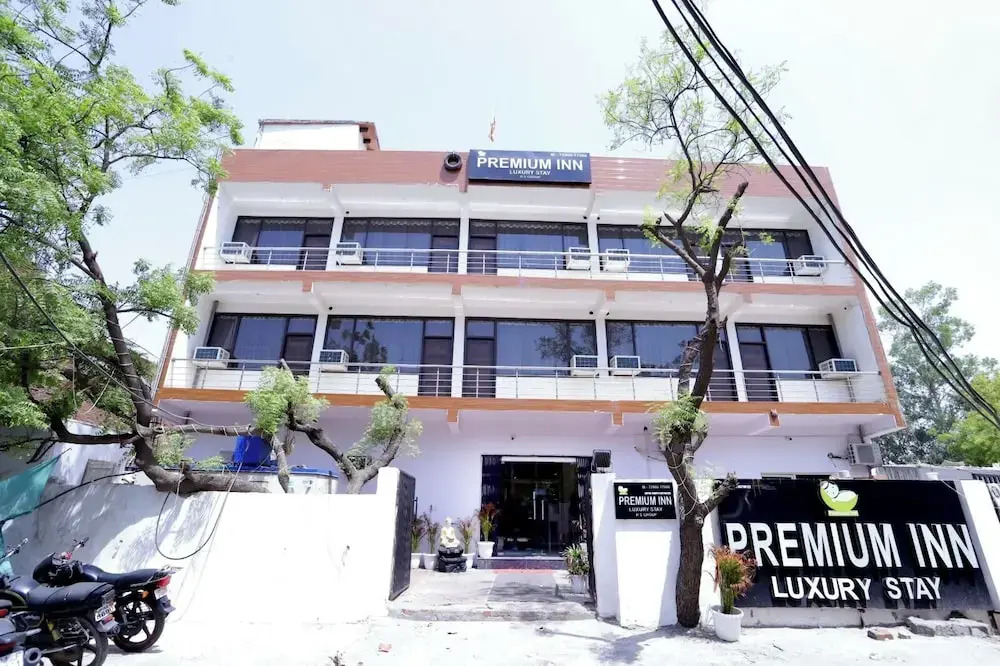 Corporate inn 52