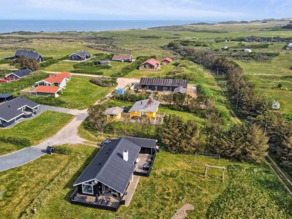 "Aike" - 400m from the sea in NW Jutland