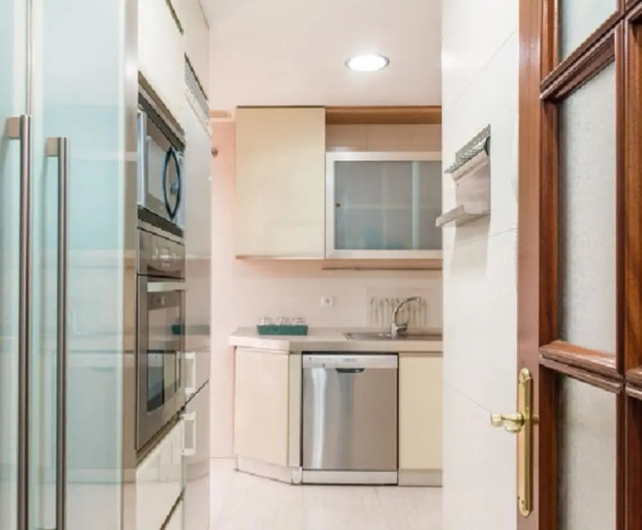 Apartment with 3 Bedrooms in Cádiz, with Wonderful City View, Terrace And Wifi - 180 M From the Beach