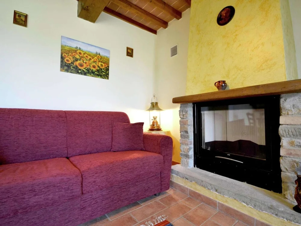 Villa with Private Pool near Cortona in Calm Countryside & Hilly Landscape