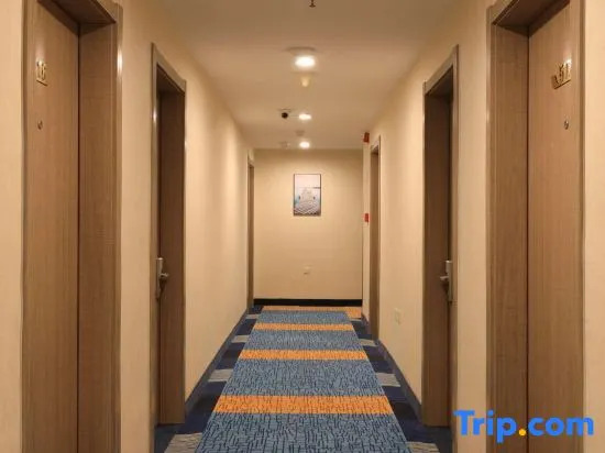 Yijia 365 Chain Hotel (Shijiazhuang Canal Bridge Railway University Yitang Metro Station Branch)