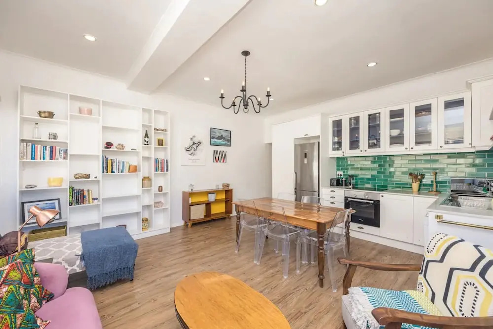 Amazing 2 Bedroom Apartment With Mountain Views on Kloof Street