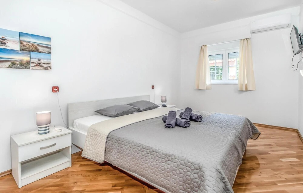 Nice Home in Dramalj With Wifi and 7 Bedrooms