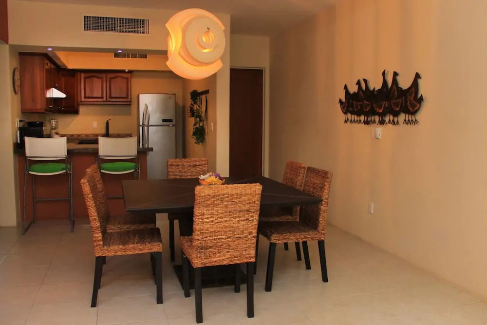 Luna Maya? Beautiful 2BR Beach Condo By Select