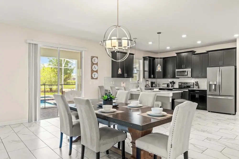 Resort Vibes At Championsgate - Home for 14 With Private Lanai
