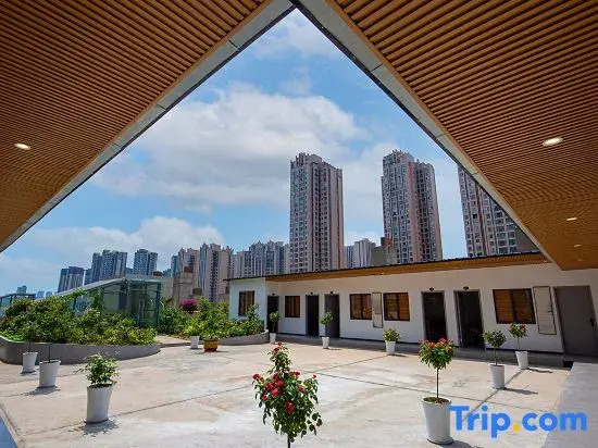 Zhujun Hotel (Neijiang High-speed Railway North Station Normal College)