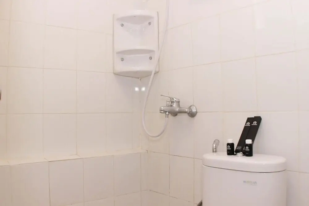 Nice And Comfy 2Br At Bassura City Apartment
