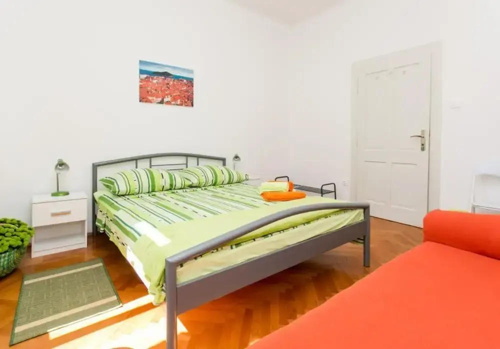 Apartment Blue & Green - Two-bedroom Apartment With Terrace and Garden View