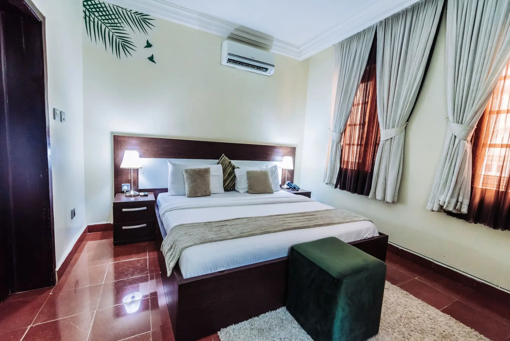 Tranquil Mews Hotel