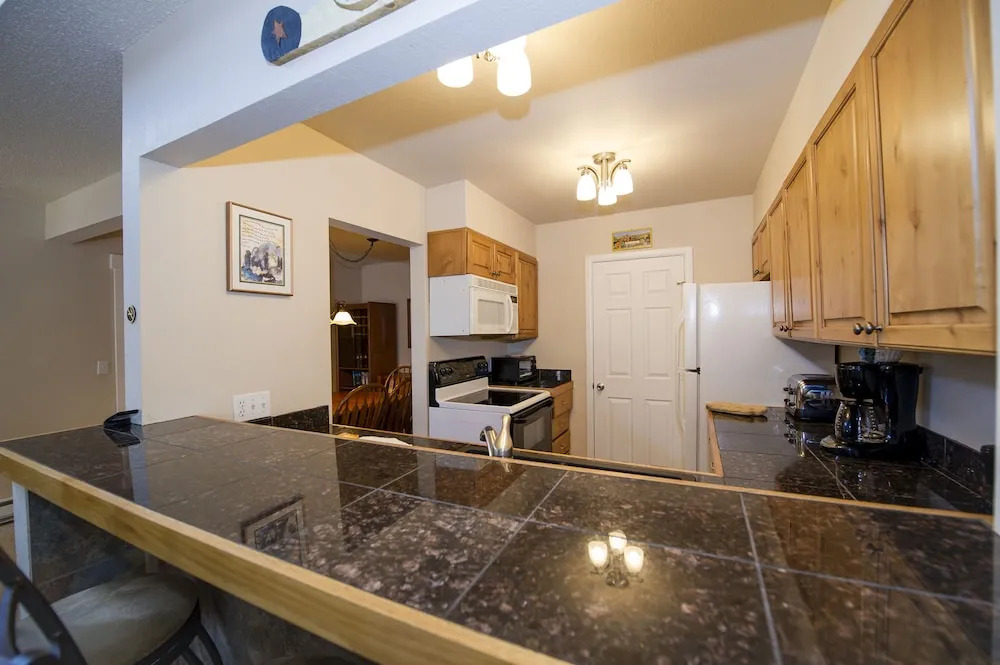 3 Bedroom Condo - Base 9