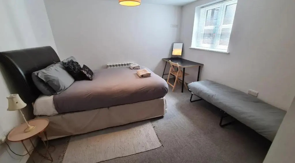 Holiday Maisonette, 13 mins walk to Beach,Sleeps 4