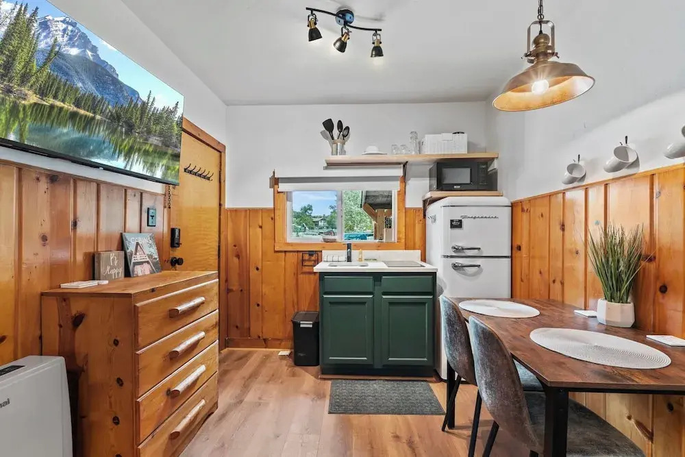 Timber Lodge Cabin 5