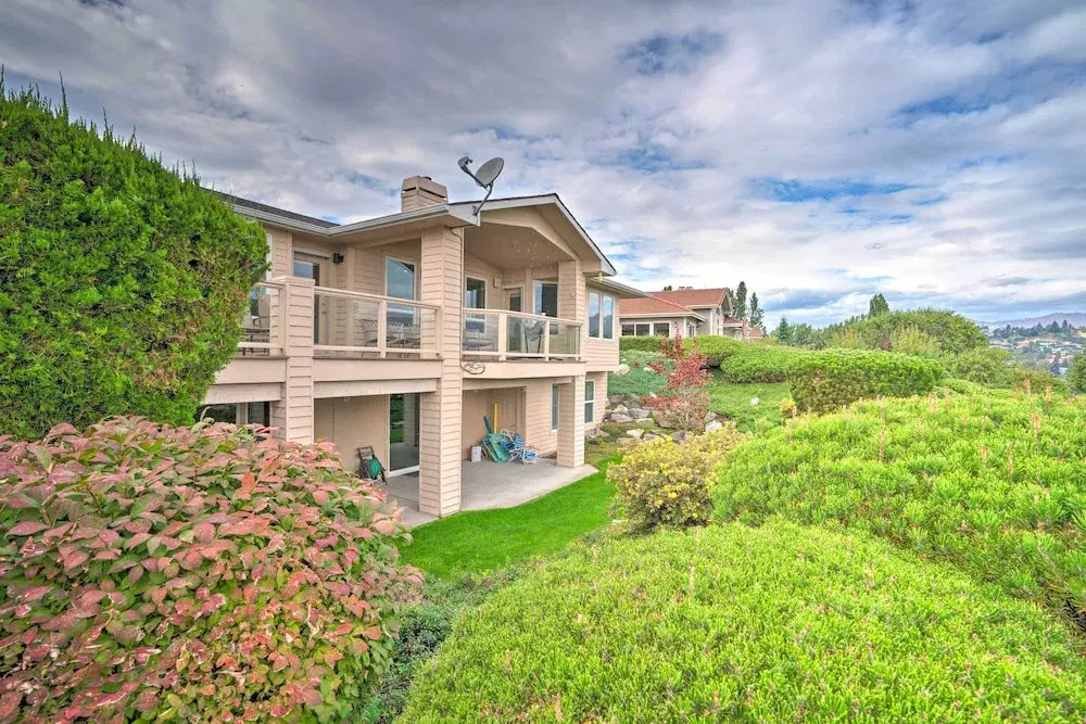 Manson Villa w/ Hot Tub ~ 1 Mi to Wineries