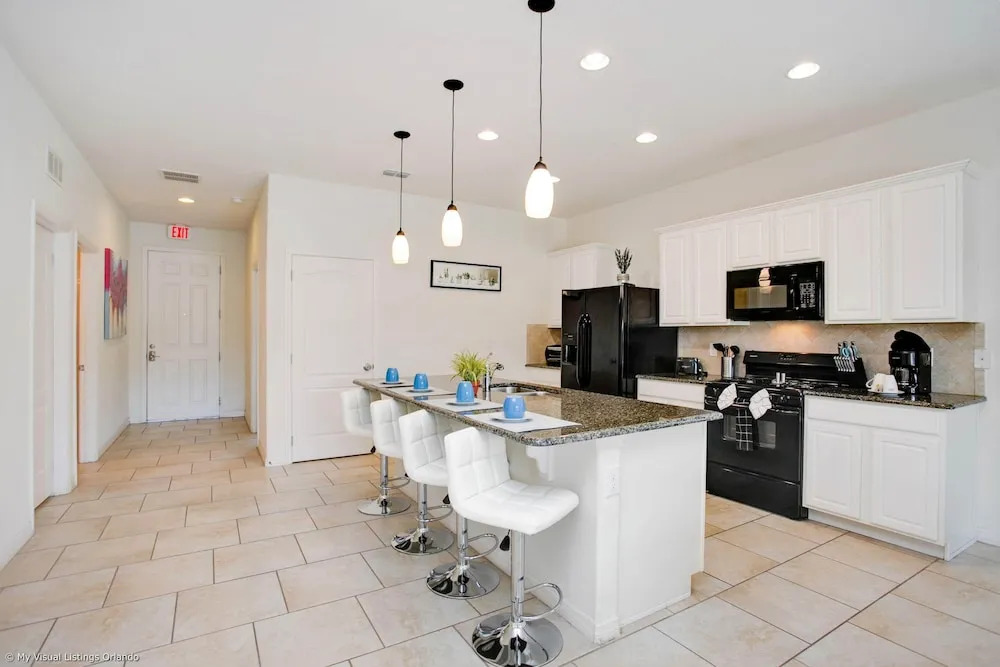 Enjoy the Private View! Roomy Town Home With Pool, 20 Mins From Disney #5st739