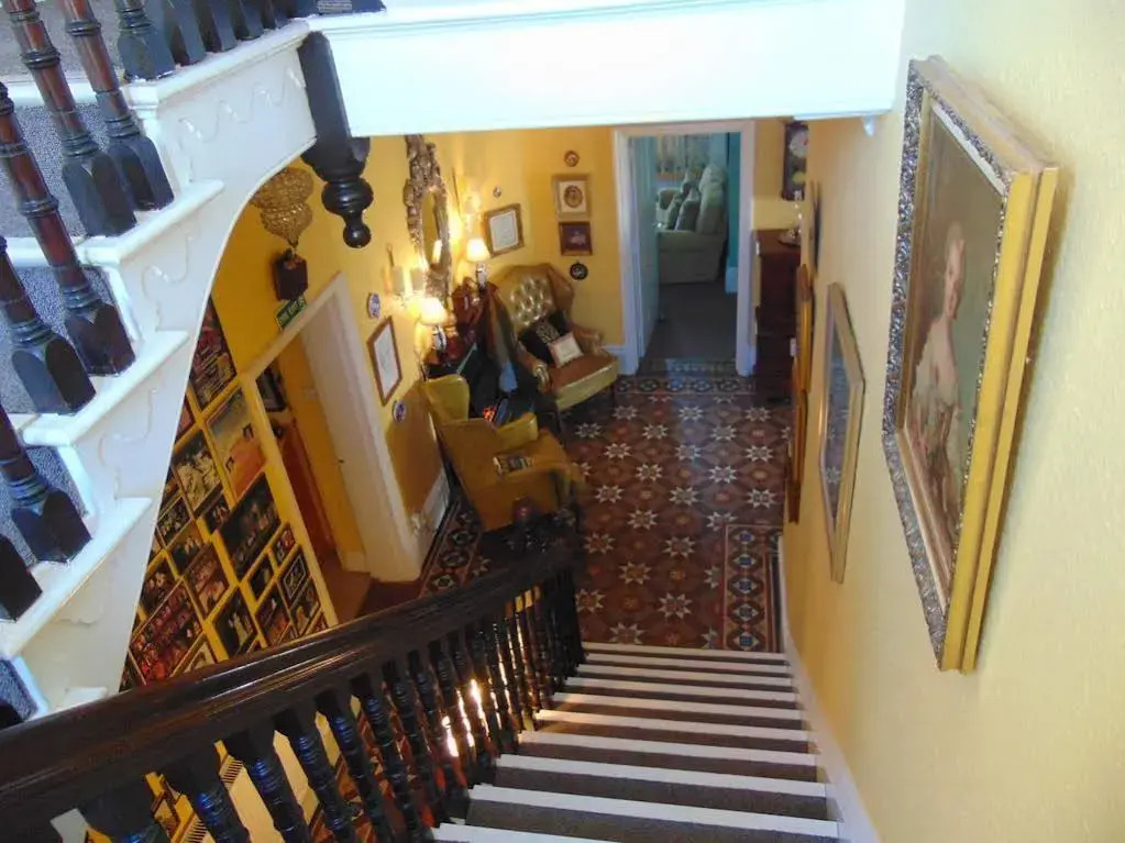 Holywell House