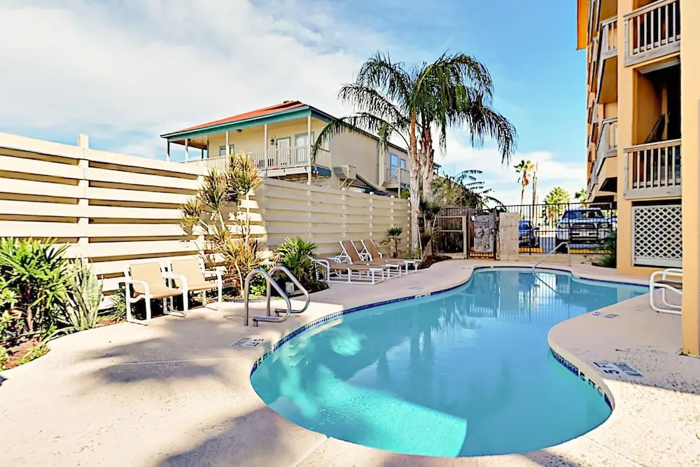 Updated Getaway W/ Pool, Hot Tub & Epic Bay Views 2 Bedroom Condo