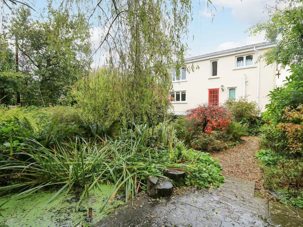 Derwen Villa