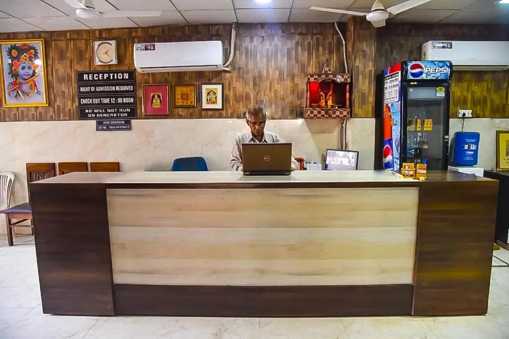 Hotel Goverdhan - Walking to Raja Ki Mandi Railway and 3km from ISBT