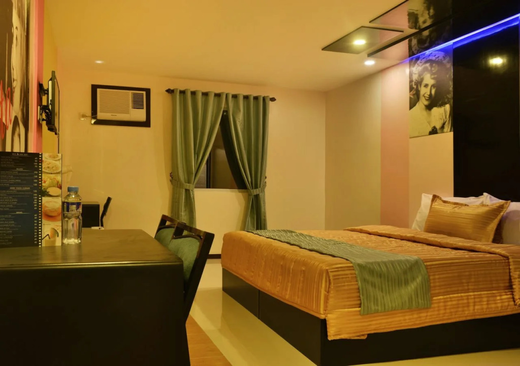 Icon Hotel Timog