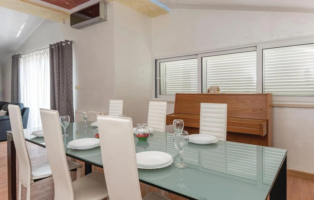 Nice Home in Kastel Novi With Sauna, Wifi and 8 Bedrooms
