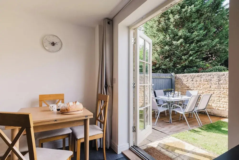 Charming 2 Bedroom Home in the Cotswolds