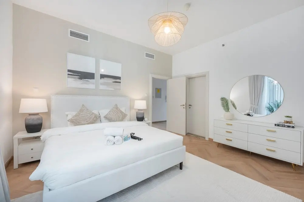 Cozy 1-bedroom Apartment for 4 in Dubai Marina