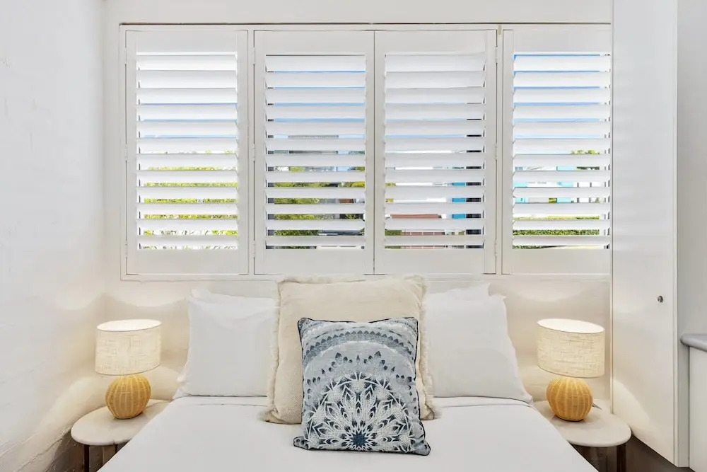 Quaint 2-bed Beach Abode With Ocean Views