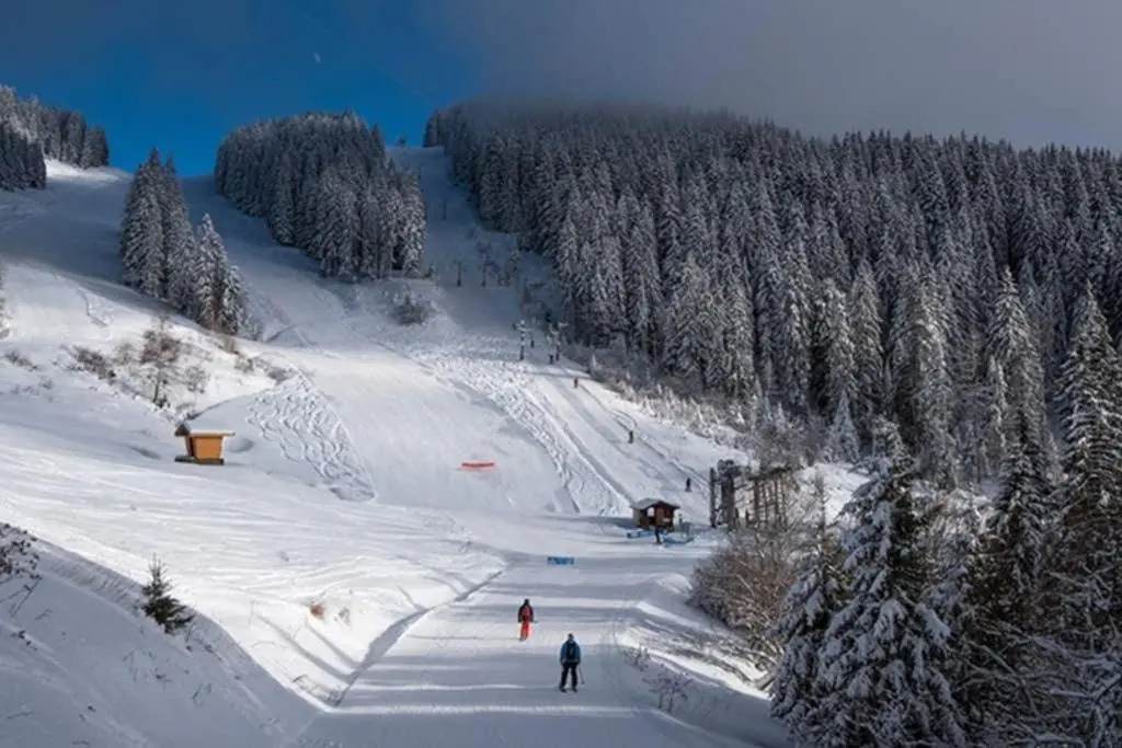L'Enchalpe, Grand et lumineux studio avec coin montagne 4-6 pers, 60m des pistes, PISCINE COUVERTE, grand balcon expo EST, DRAPS NON COMPRIS