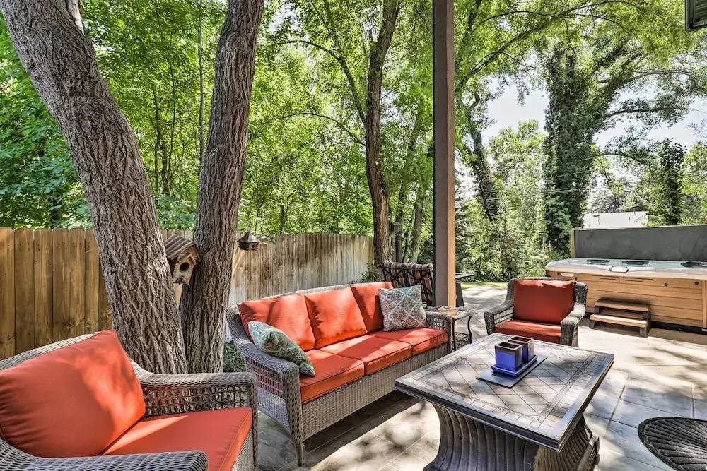 Secluded Home w/ Hot Tub & Mountain Views!
