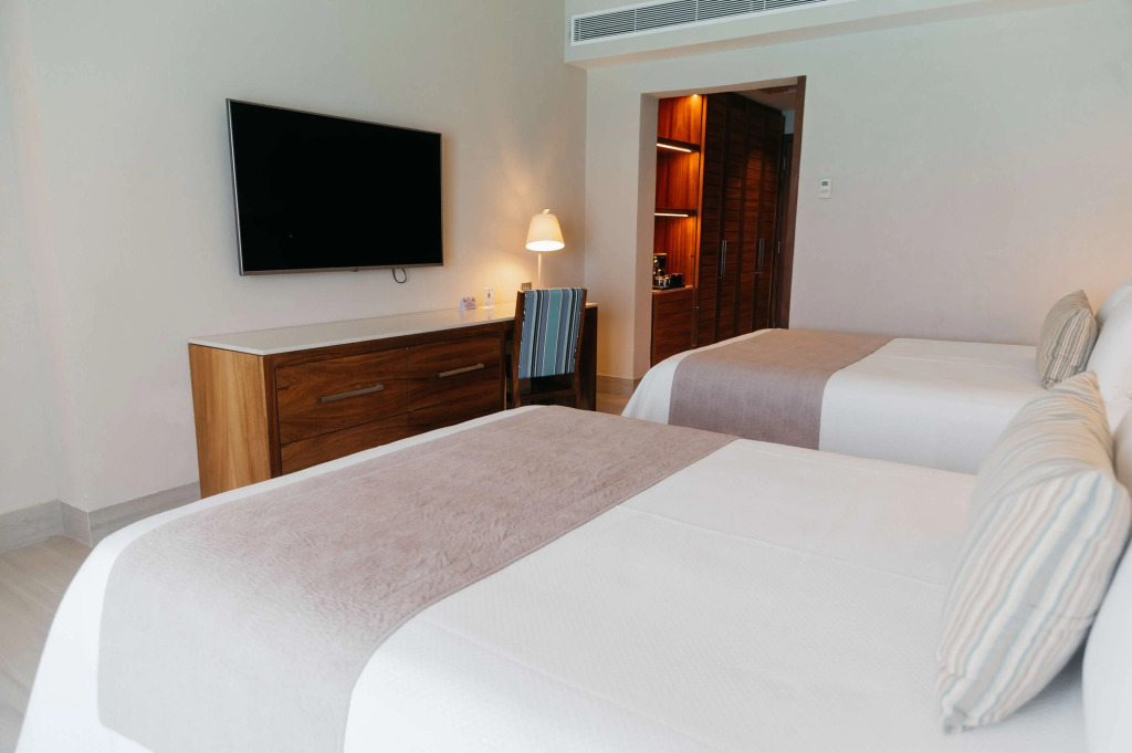 Emporio Cancun - Buy All Inclusive Option