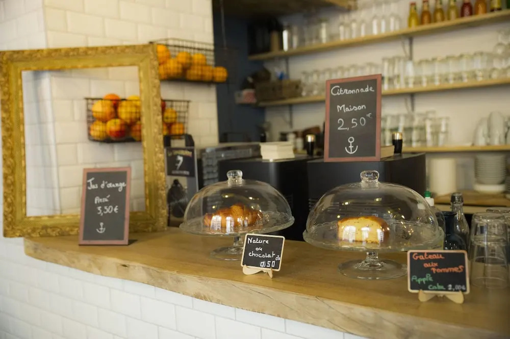 Georges Hostel & Café