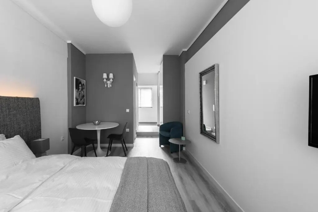 M&F Luxury Suites est. 2019 / F Suite