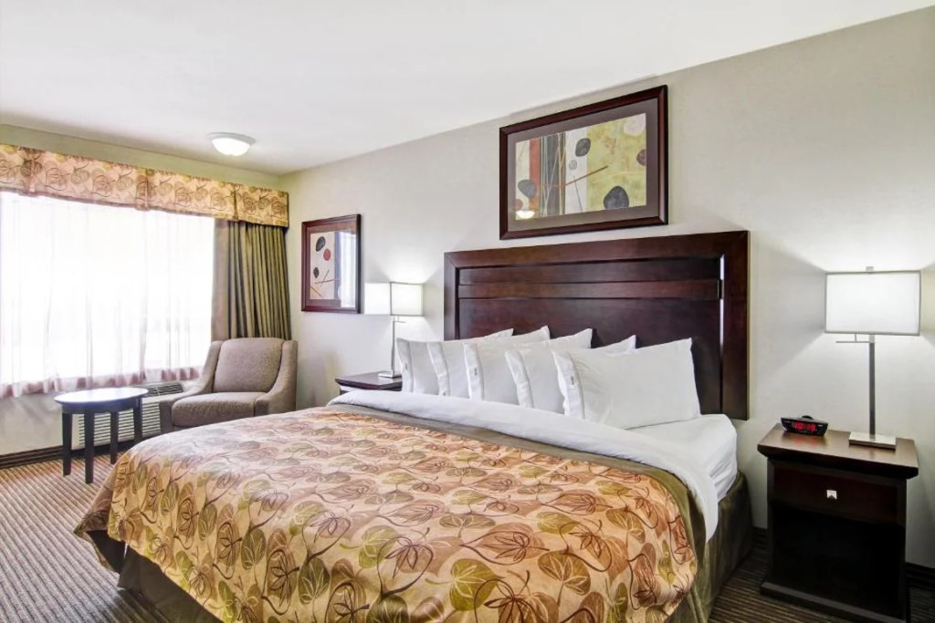 Coast Weyburn Hotel