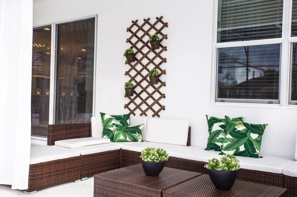 Brand New 15 Bed Home with Themed Room! Home