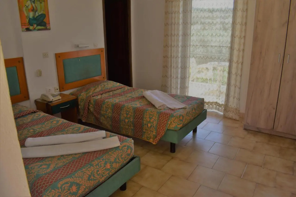 Oula Maisonettes Suites