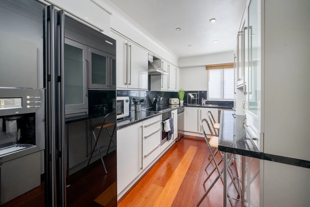 Deluxe 2Bed Duplex Apartment & parking