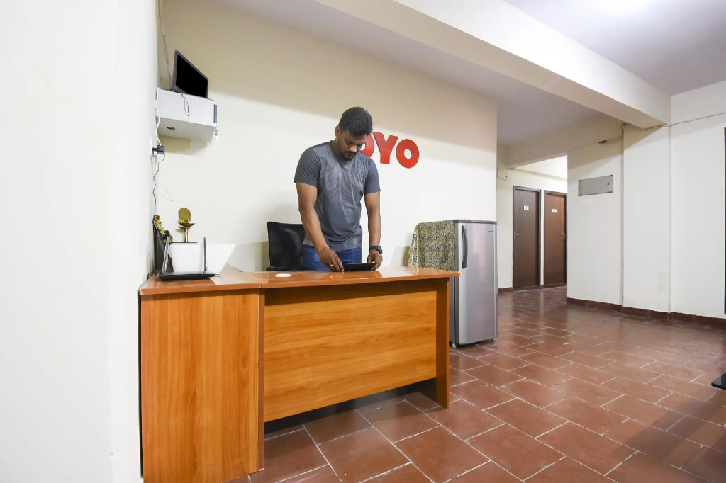 OYO 49073 Whitefield Comforts