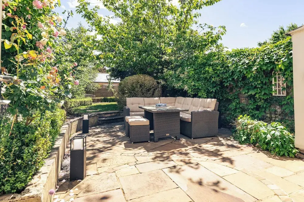 Gorgeous House - Garden & Open Living
