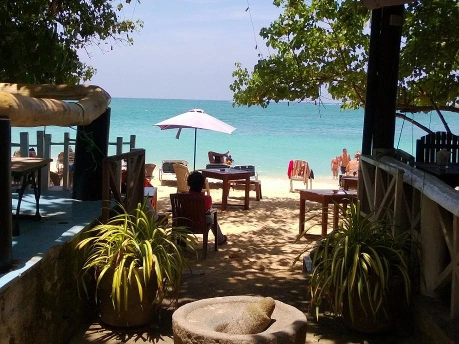 Full Moon Resort