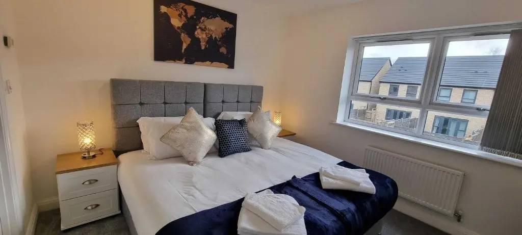 Near City Centre 4 Bed 2 Bath House with Parking, Digbeth, Birmingham